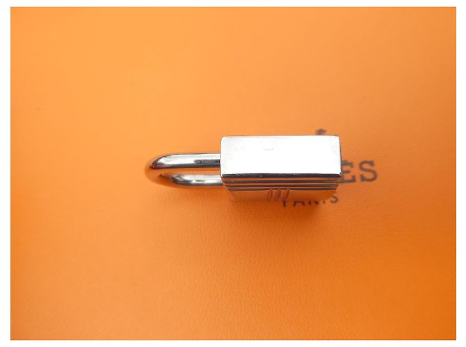 Hermès Vorhängeschloss mit Schlüsseln Silber Hardware - vista 3