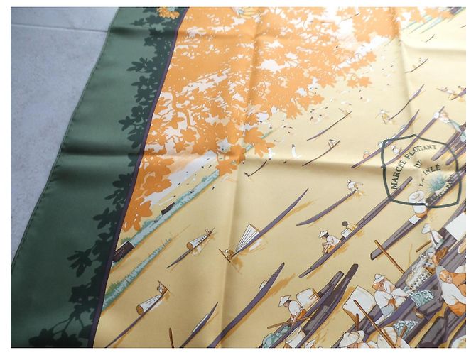 Hermès Seidenschal "Marché flottant du Lac Inlé" Braun Weiß Beige Grün Orange - Ansicht 6