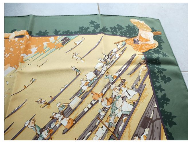 Hermès Seidenschal "Marché flottant du Lac Inlé" Braun Weiß Beige Grün Orange - Ansicht 8