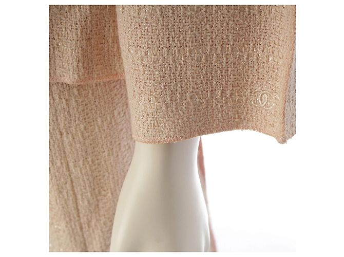 Chanel Conjunto de Chaqueta y Falda de Tweed Rosa - vista 5