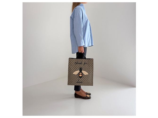 Gucci GG Supreme Blind for Love Bee Tote Marrone Monogramma - vista 11