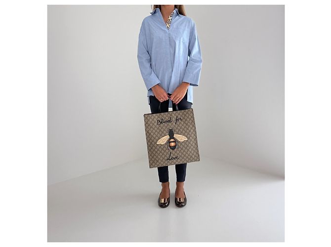 Gucci GG Supreme Blind for Love Bee Tote Marrone Monogramma - vista 2