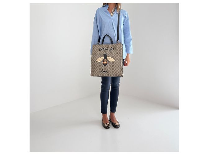 Gucci GG Supreme Blind for Love Bee Tote Marrone Monogramma - vista 8