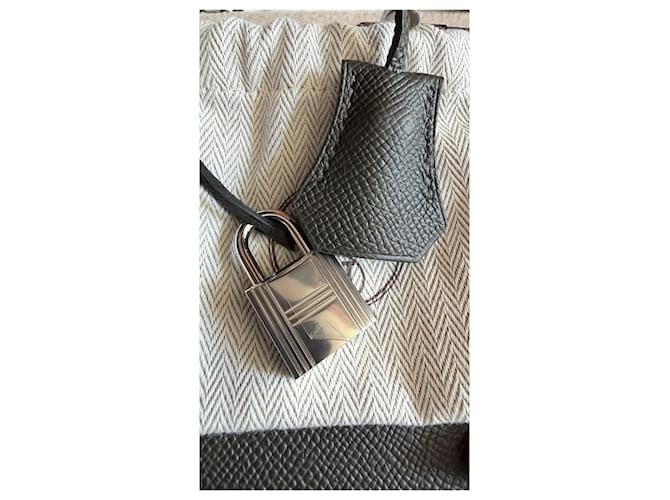 Hermès Kelly 25 Sellier Epsom Grigio antracite Verde scuro - vista 3