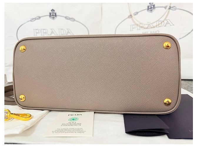 Borsa Prada Saffiano Lux Tote Beige - vista 11