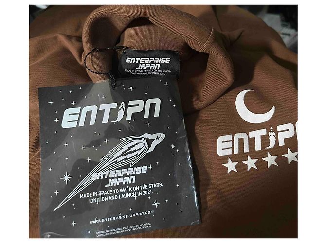 Autre Marque Enterprise Japan Rollkragen-Sweatshirt Braun - Space Print Karamell - Ansicht 3