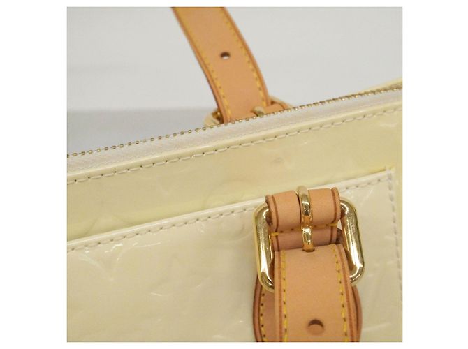 Borsa a tracolla Louis Vuitton Vernis Rosewood Avenue Bianco - vista 10