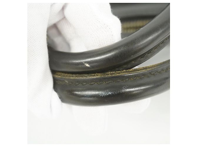 Valigetta Louis Vuitton Epi Vivienne MM in Noir Nero - vista 8