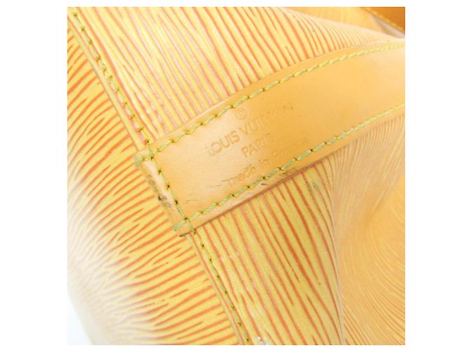 Borsa a Spalla Louis Vuitton Epi Petit Noe Giallo - vista 16