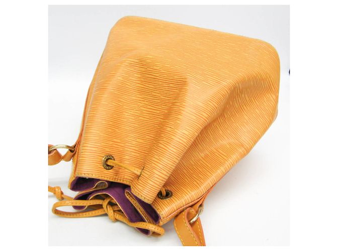 Borsa a Spalla Louis Vuitton Epi Petit Noe Giallo - vista 6
