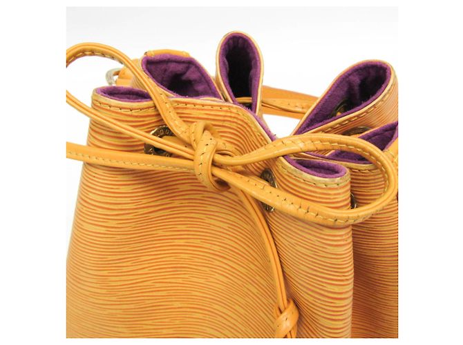 Borsa a Spalla Louis Vuitton Epi Petit Noe Giallo - vista 7