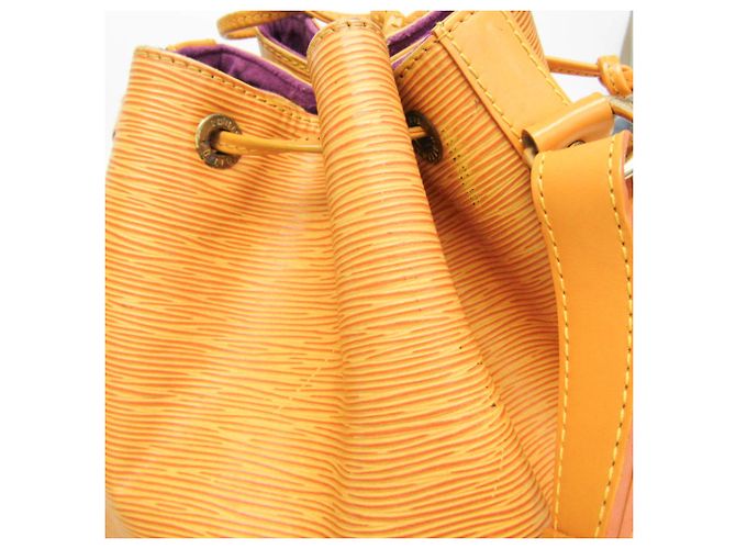 Borsa a Spalla Louis Vuitton Epi Petit Noe Giallo - vista 9