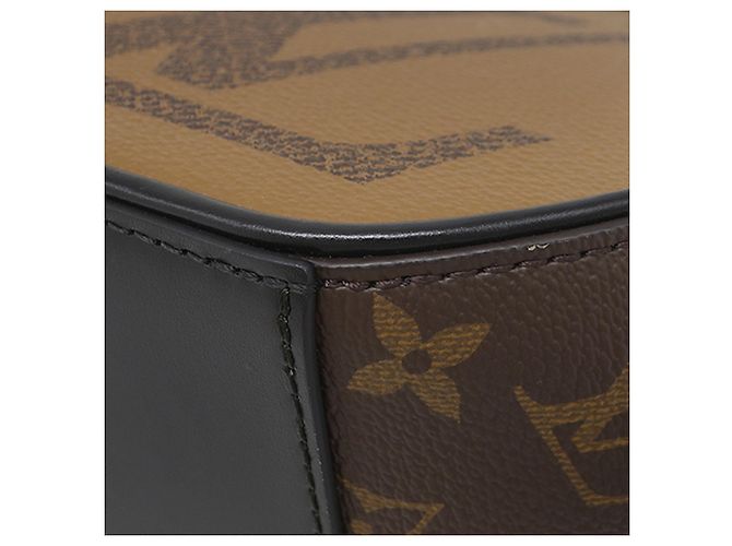 Louis Vuitton Marrone Monogram Reverse Giant Boursicot BC - vista 7