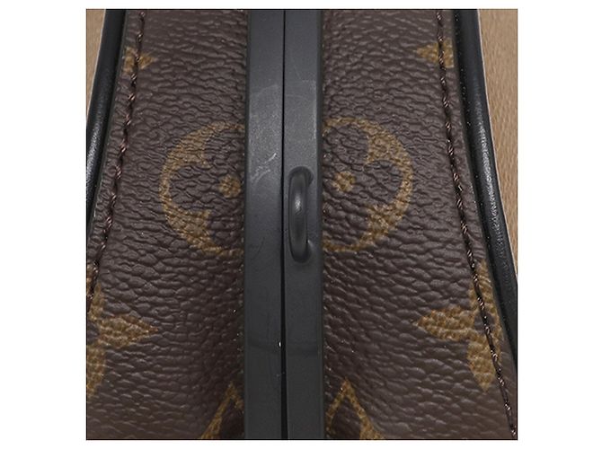 Louis Vuitton Marrone Monogram Reverse Giant Boursicot BC - vista 8