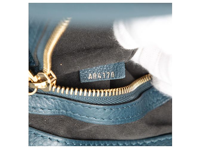 Louis Vuitton Blue Monogram Mahina Cirrus MM Blu navy - vista 6