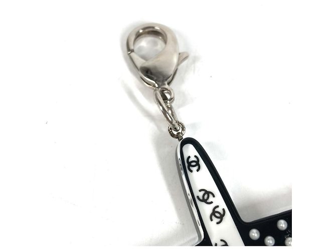 Chanel 16S Airplane Accessory Bag Charm Keychain Nero Bianco - vista 3