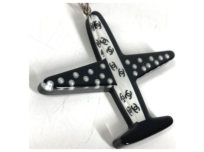 Chanel 16S Airplane Accessory Bag Charm Keychain Nero Bianco - vista 4