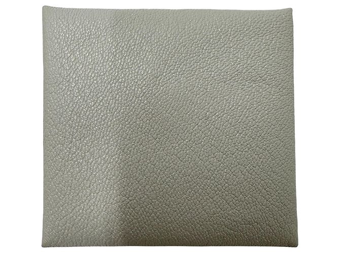 Hermès Monedero Bastia de Hermes en Pearl Gray Gris - vista 2