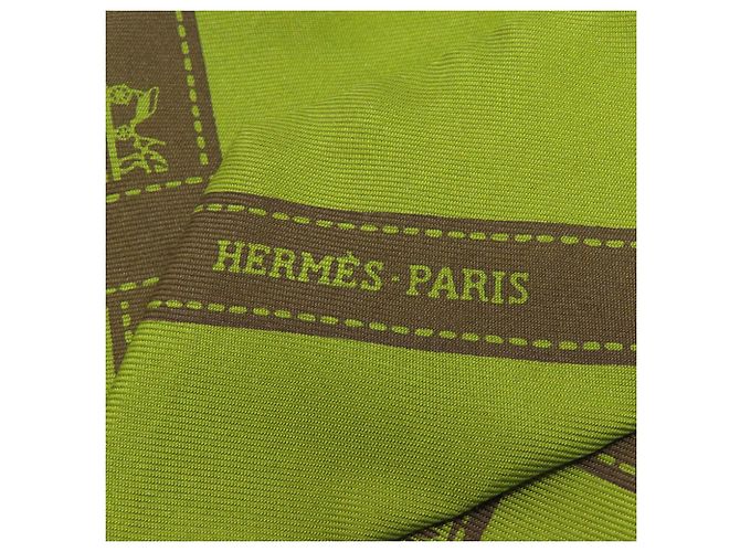 Pañuelo Twilly de seda Hermès verde - vista 4