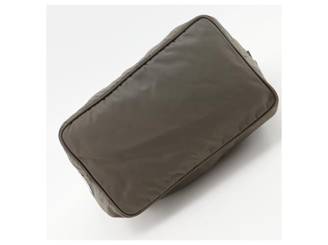 Borsa a tracolla in nylon marrone Prada - vista 13
