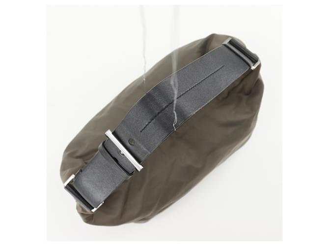 Borsa a tracolla in nylon marrone Prada - vista 5