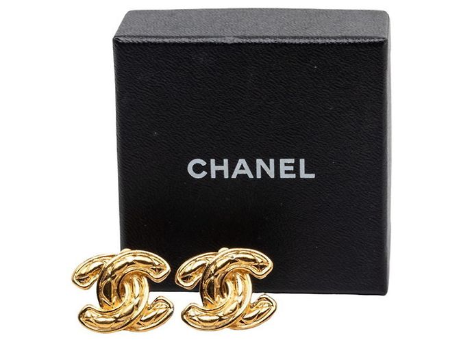 Orecchini a clip Chanel Coco Mark Matelassé D'oro - vista 4
