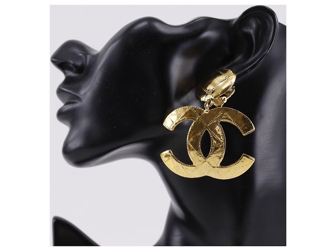 Orecchini a clip Chanel Coco Mark placcati oro D'oro - vista 2