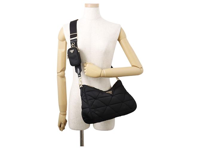 Bolsa de ombro em nylon acolchoado com triângulo Prada Preto - vista 4