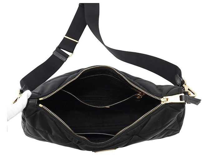 Bolsa de ombro em nylon acolchoado com triângulo Prada Preto - vista 5