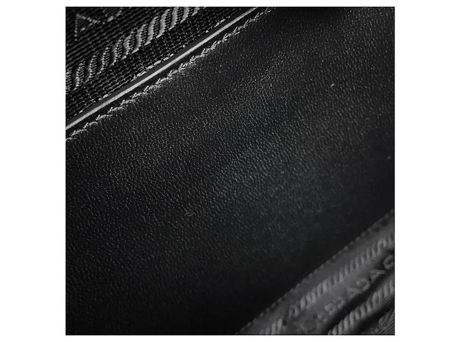 Bolsa de ombro em nylon acolchoado com triângulo Prada Preto - vista 6