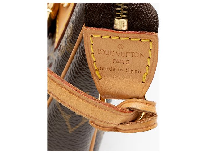 Louis Vuitton Vintage Limited Edition Monogram Perforated Pochette Accessoires Marrone - vista 9