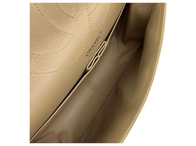 Chanel Metallic Aged Calfskin Quilted 2.55 Reissue 227 Double Flap Pale Gold D'oro Metallico - vista 5