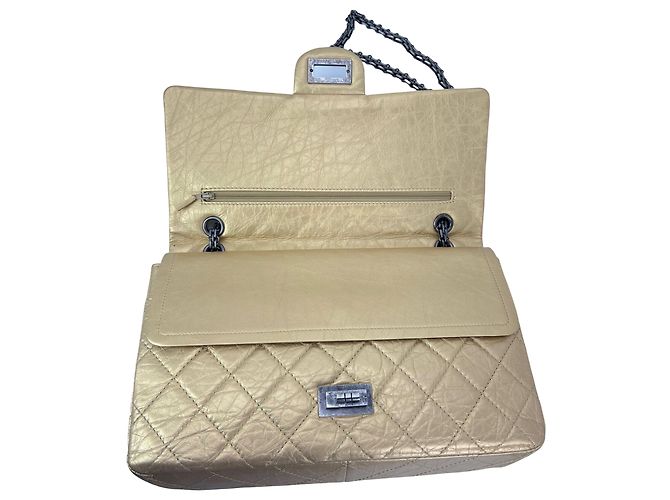 Chanel Metallic Aged Calfskin Quilted 2.55 Reissue 227 Double Flap Pale Gold D'oro Metallico - vista 8