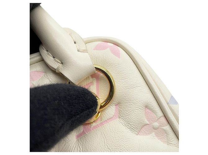 Borsa quadrata con monogramma in rilievo Louis Vuitton M23059 Bianco Multicolore - vista 7
