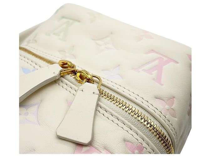 Borsa quadrata con monogramma in rilievo Louis Vuitton M23059 Bianco Multicolore - vista 9