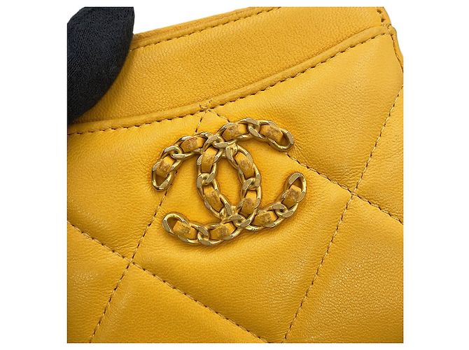 Monedero de piel de cordero amarillo Chanel - vista 6