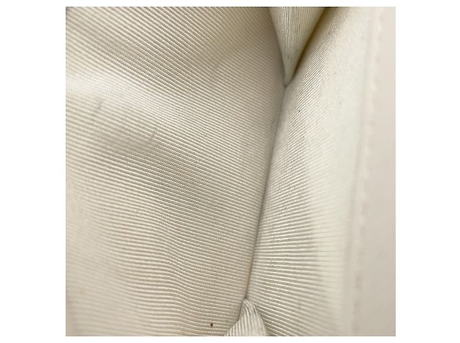 Cartera tríptico Chanel en piel de becerro granulado blanco - vista 10