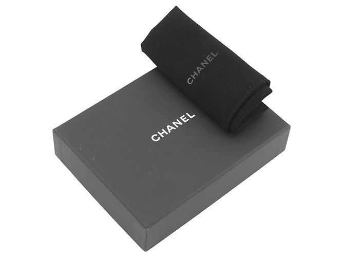 Cartera tríptico Chanel en piel de becerro granulado blanco - vista 14