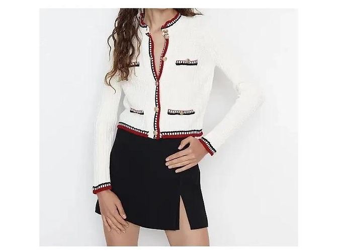 Autre Marque TRENDYOL weißer Strickcardigan mit kontrastierendem Besatz Schwarz Rot - Ansicht 5