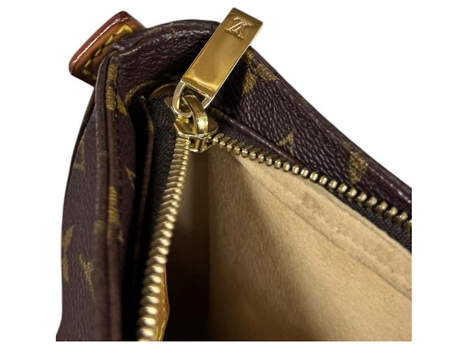 Borsa a tracolla Louis Vuitton Looping MM Monogram Marrone - vista 10