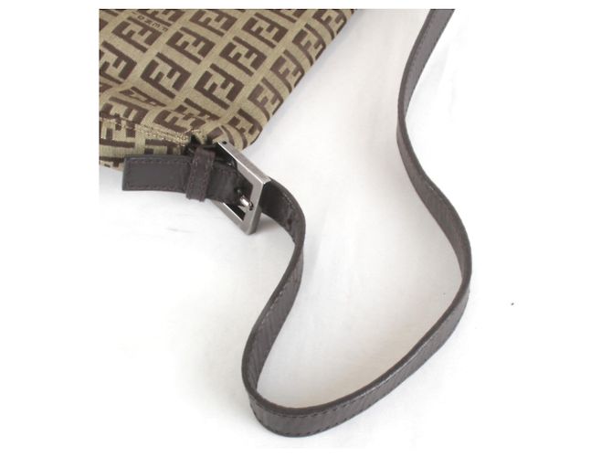 Borsa a tracolla a secchiello Fendi Zucchino Mamma Beige - vista 11