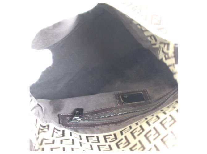 Borsa a tracolla a secchiello Fendi Zucchino Mamma Beige - vista 5