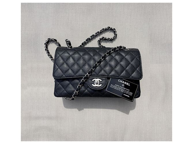 Chanel Classic Flap Bag Medium Pelle Caviar Nera Nero - vista 2
