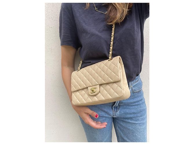 Chanel Classic Flap Medium Beige Pelle di Agnello - vista 2
