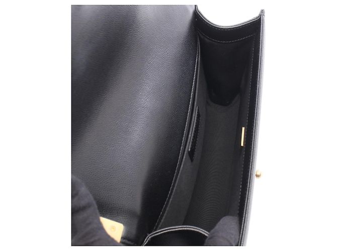 Borsa a tracolla Boy di Chanel in pelle di vitello martellata nera Nero - vista 3