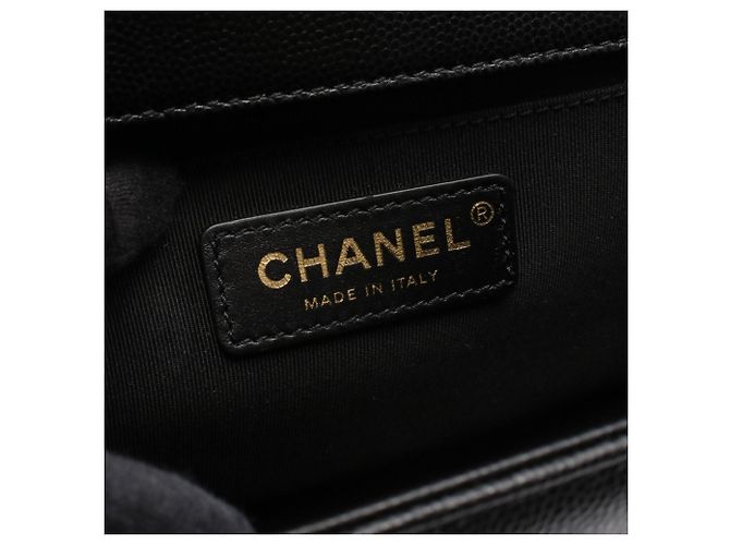Borsa a tracolla Boy di Chanel in pelle di vitello martellata nera Nero - vista 4
