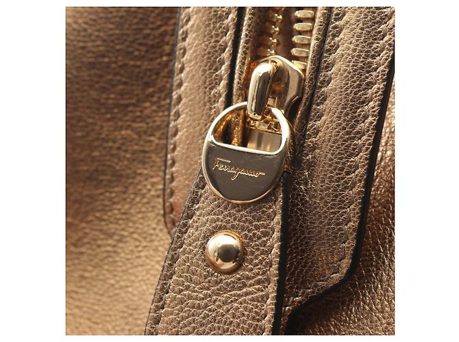 Salvatore Ferragamo Gancini 2-Way Handtasche Golden - Ansicht 10