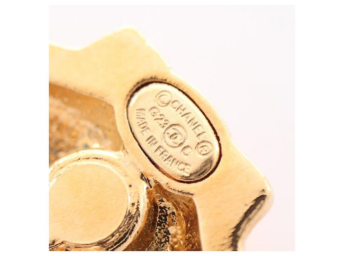 Orecchini a clip Chanel Coco Mark Motif Conchiglia D'oro - vista 3