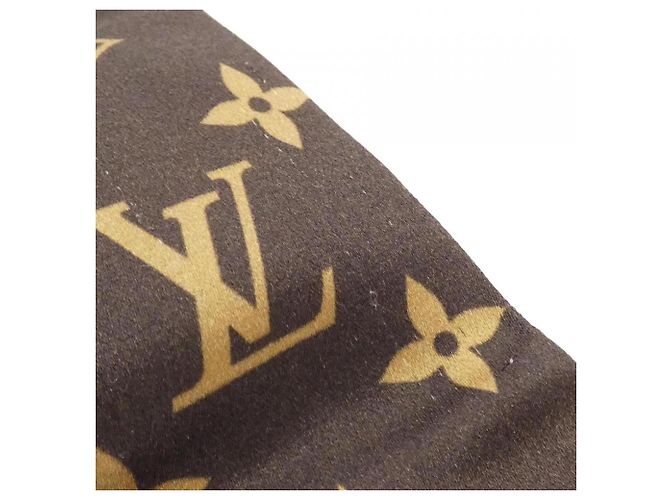 Sciarpa in seta marrone Louis Vuitton MP2592 - vista 5