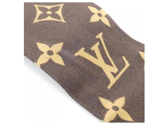 Sciarpa in seta marrone Louis Vuitton MP2592 - vista 6